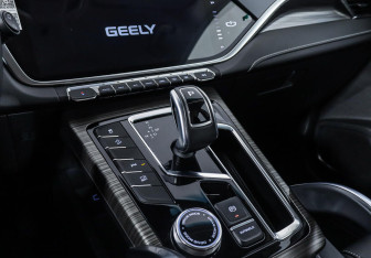 Подержанный автомобиль Geely Atlas Pro 2022 года (12 фото)