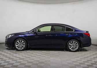 Подержанный автомобиль Subaru Legacy Sedan 2018 года (8 фото)