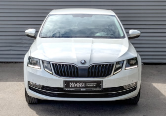 Подержанный автомобиль Skoda Octavia Liftback 2020 года (2 фото)