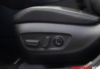 Подержанный автомобиль Toyota RAV4 2024 года (16 фото)