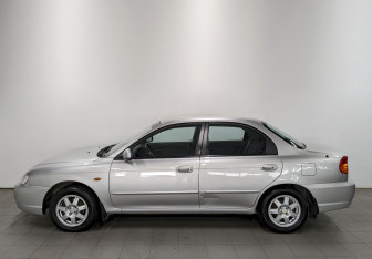 Подержанный автомобиль Kia Spectra Sedan 2007 года (8 фото)