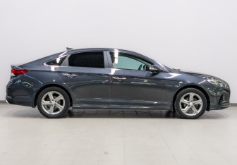 Подержанный автомобиль Hyundai Sonata 2018 года (4 фото)