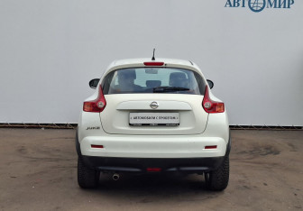 Подержанный автомобиль Nissan Juke 2012 года (6 фото)