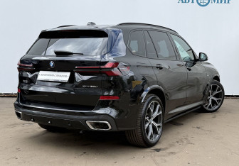 Подержанный автомобиль BMW X5 2023 года (5 фото)