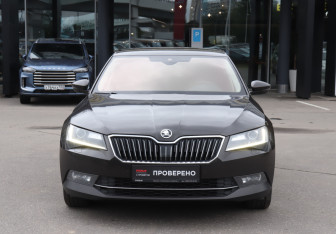 Подержанный автомобиль Skoda Superb Liftback 2015 года (2 фото)