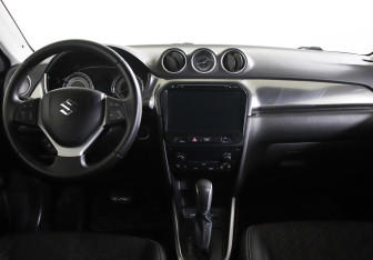 Подержанный автомобиль Suzuki Vitara 2019 года (6 фото)