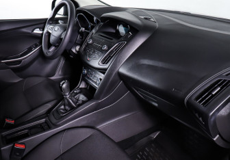 Подержанный автомобиль Ford Focus Sedan 2017 года (9 фото)