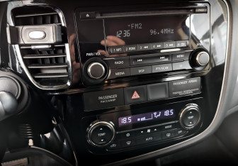 Подержанный автомобиль Mitsubishi Outlander 2013 года (25 фото)