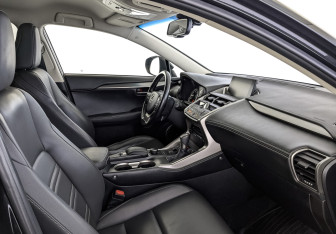 Подержанный автомобиль Lexus NX 2017 года (13 фото)
