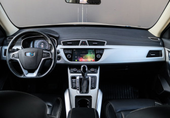 Подержанный автомобиль Geely Atlas 2019 года (11 фото)