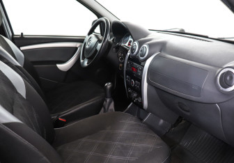 Подержанный автомобиль LADA (ВАЗ) Largus Wagon 2018 года (9 фото)