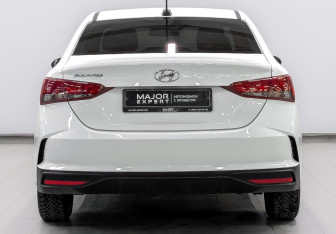 Подержанный автомобиль Hyundai Solaris Sedan 2021 года (6 фото)