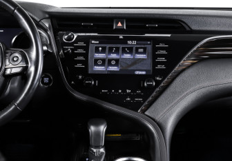 Подержанный автомобиль Toyota Camry Sedan 2018 года (14 фото)