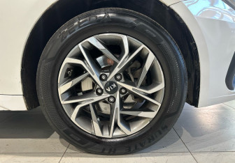 Подержанный автомобиль Kia Optima Sedan 2019 года (19 фото)