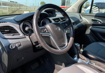 Подержанный автомобиль Opel Mokka 2013 года (13 фото)