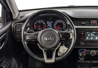 Подержанный автомобиль Kia Rio Hatchback 2021 года (21 фото)