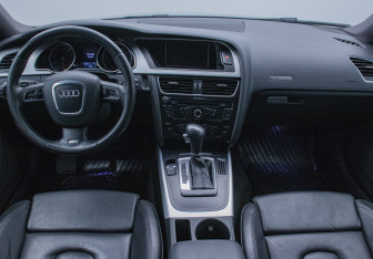 Подержанный автомобиль Audi A5 Liftback 2011 года (13 фото)