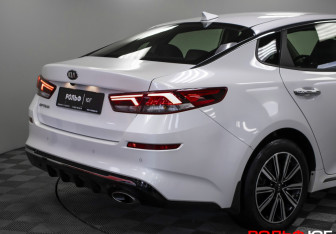 Подержанный автомобиль Kia Optima Sedan 2018 года (21 фото)