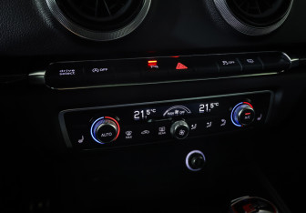 Подержанный автомобиль Audi RS 3 Sedan 2019 года (20 фото)