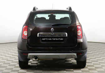 Подержанный автомобиль Renault Duster 2014 года (4 фото)