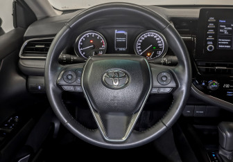 Подержанный автомобиль Toyota Camry Sedan 2022 года (21 фото)