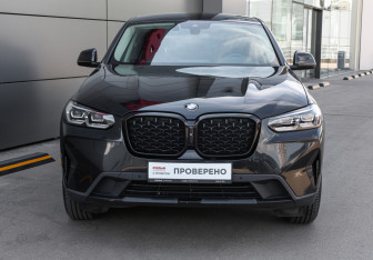 Подержанный автомобиль BMW X4 2022 года (2 фото)