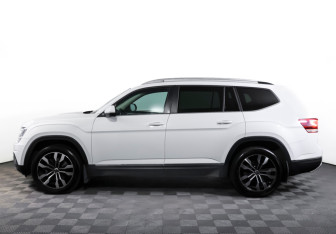 Подержанный автомобиль Volkswagen Teramont 2018 года (8 фото)