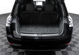 Подержанный автомобиль LiXiang L9 2023 года (10 фото)