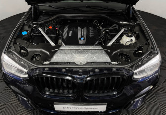 Подержанный автомобиль BMW X3 2017 года (10 фото)