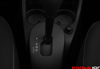 Подержанный автомобиль Renault Sandero 2011 года (13 фото)