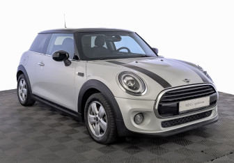 Подержанный автомобиль MINI Hatch 2020 года (3 фото)