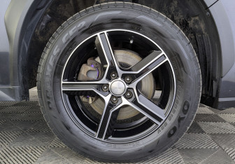 Подержанный автомобиль Subaru XV 2013 года (12 фото)
