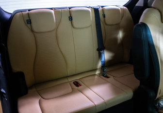 Подержанный автомобиль Kia Carnival 2020 года (9 фото)