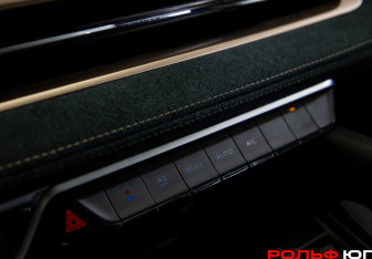 Подержанный автомобиль Geely Monjaro 2023 года (22 фото)