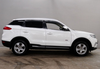 Подержанный автомобиль Geely Atlas 2018 года (8 фото)