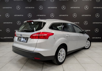 Подержанный автомобиль Ford Focus Wagon 2019 года (5 фото)
