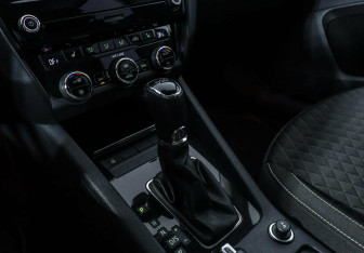 Подержанный автомобиль Skoda Octavia Liftback 2017 года (12 фото)