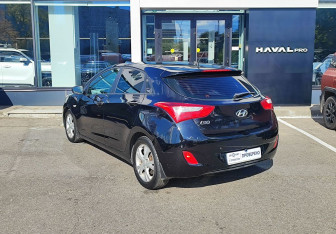 Подержанный автомобиль Hyundai i30 Hatchback 2012 года (7 фото)