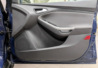 Подержанный автомобиль Ford Focus Hatchback 2013 года (22 фото)