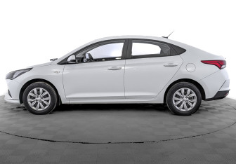 Подержанный автомобиль Hyundai Solaris Sedan 2020 года (8 фото)