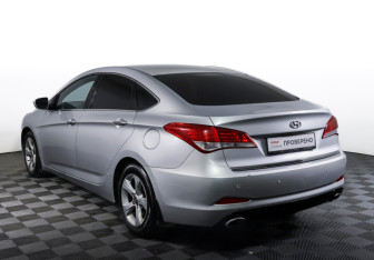 Подержанный автомобиль Hyundai i40 Sedan 2013 года (7 фото)