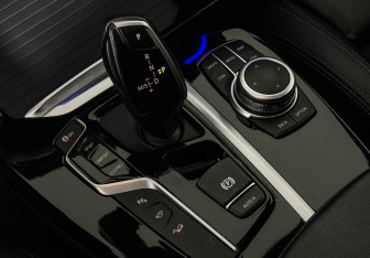 Подержанный автомобиль BMW X4 2021 года (19 фото)