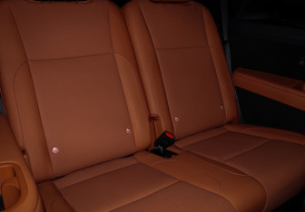 Подержанный автомобиль LiXiang L9 2023 года (17 фото)