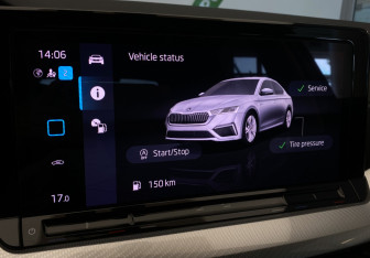 Подержанный автомобиль Skoda Octavia Liftback 2021 года (17 фото)