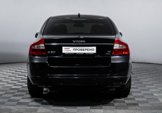 Подержанный автомобиль Volvo S80 2007 года (6 фото)