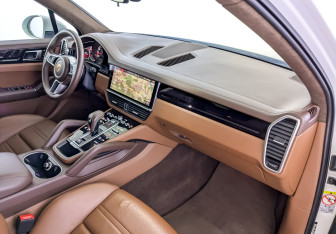 Подержанный автомобиль Porsche Cayenne 2021 года (11 фото)