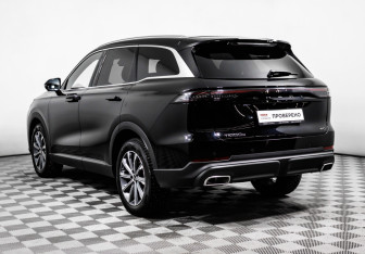 Подержанный автомобиль Chery Tiggo 9 2024 года (7 фото)