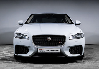 Подержанный автомобиль Jaguar XF Sedan 2019 года (2 фото)
