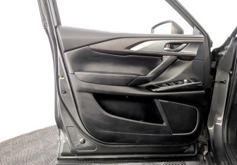 Подержанный автомобиль Mazda CX-9 2018 года (19 фото)