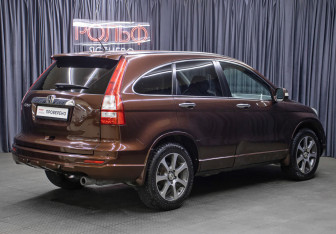 Подержанный автомобиль Honda CR-V 2011 года (5 фото)